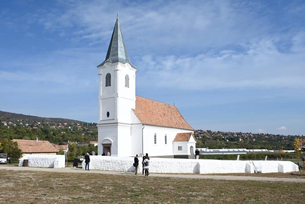 a-szentendrei-skanzen-unitarius-temploma-felszentelesre-kerult